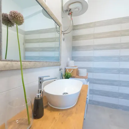 Nyaraló Solis - Luxury With Pool Dicmo