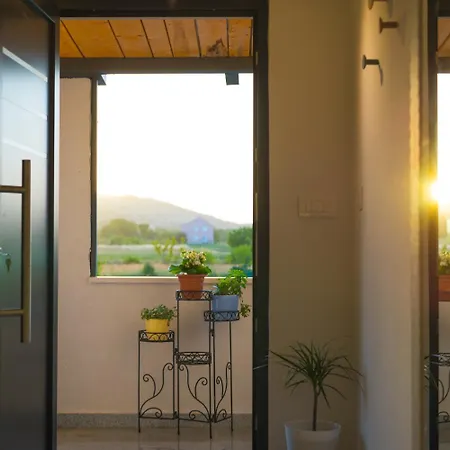 Nyaraló Solis - Luxury With Pool