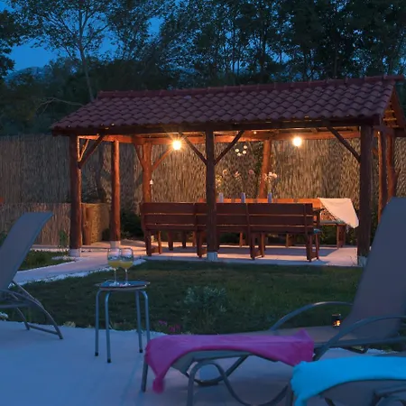 Nyaraló Solis - Luxury With Pool Dicmo