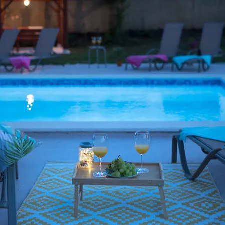 Solis - Luxury With Pool