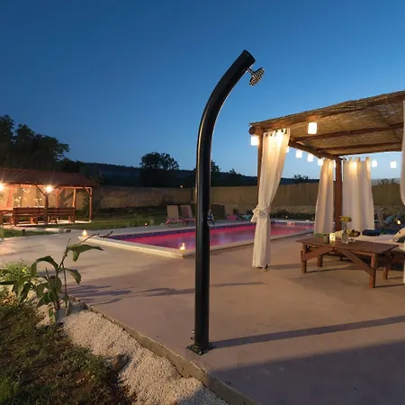Solis - Luxury With Pool