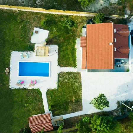 Nyaraló Solis - Luxury With Pool Dicmo