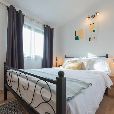 Solis - Luxury With Pool Vakantiehuis Dicmo