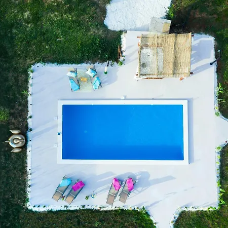 Vakantiehuis Solis - Luxury With Pool